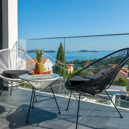 Exclusive Mative مْليني