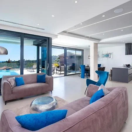 Villa Exclusive Mative