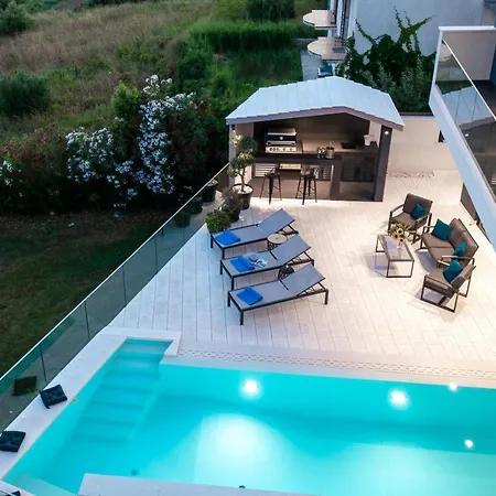 Villa Exclusive Mative *