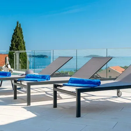 Villa Exclusive Mative