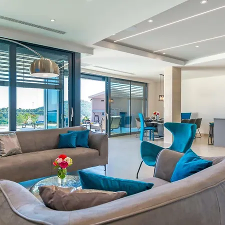 Villa Exclusive Mative